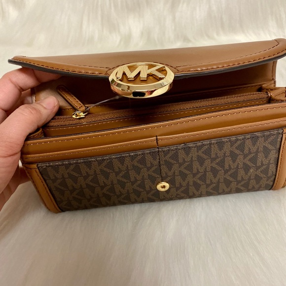 🤎LARGE FULTON FLAP CONTINENTAL WALLET - Picture 4 of 7